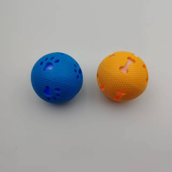 CM42006 Pet Tpr Ball Toys