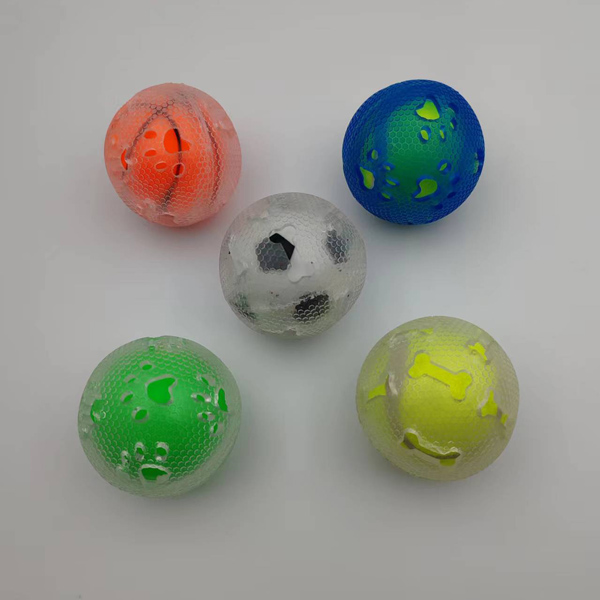 CM42004 Pet Tpr Ball Toys